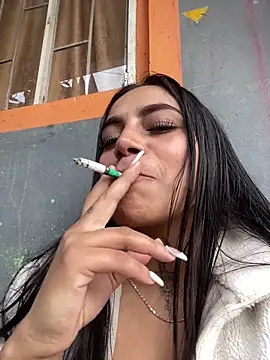 Snapshot of Emily_sharlot chatting on October 26, 2025, 9:04 pm Emily sharlot online show from October 26, 2025, 9:04 pm