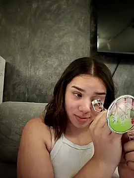 EmmaSulivan online show from December 4, 2025, 11:53 am