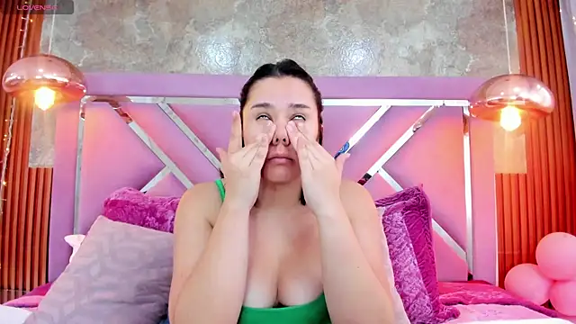 EmmaSulivan online show from November 20, 2025, 2:07 pm