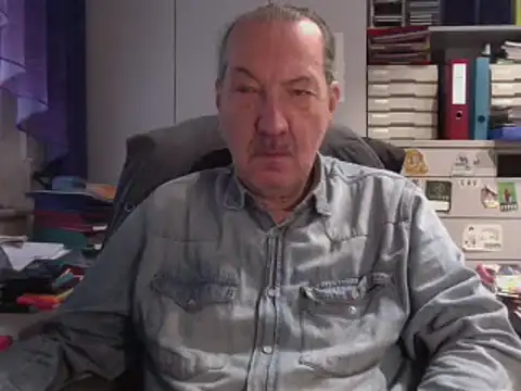 HMStraps01 online show from January 6, 2025, 8:14 am