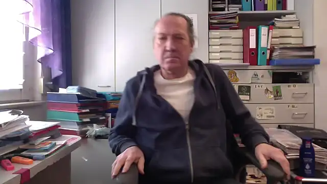 HMStraps01 online show from March 4, 2025, 12:55 pm