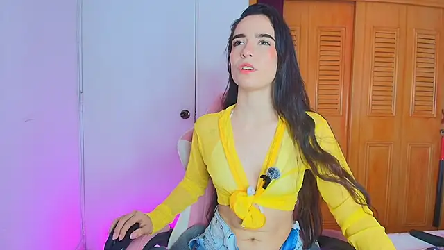 Peach Rose  online show from October 12, 2025, 7:04 pm