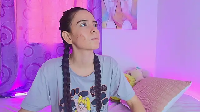 Peach Rose  online show from September 28, 2025, 8:05 pm