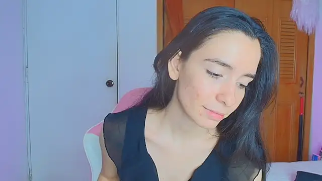 Peach Rose  online show from November 9, 2025, 8:46 pm