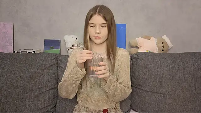 Snapshot of CarolinePepper chatting on May 22, 2026, 1:31 pm CarolinePepper online show from May 22, 2026, 1:31 pm