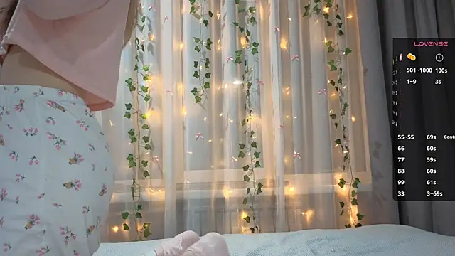 Snapshot of CarolinePepper chatting on January 31, 2026, 7:12 pm CarolinePepper online show from January 31, 2026, 7:12 pm