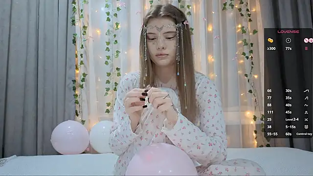 Snapshot of CarolinePepper chatting on January 18, 2026, 2:31 pm CarolinePepper online show from January 18, 2026, 2:31 pm