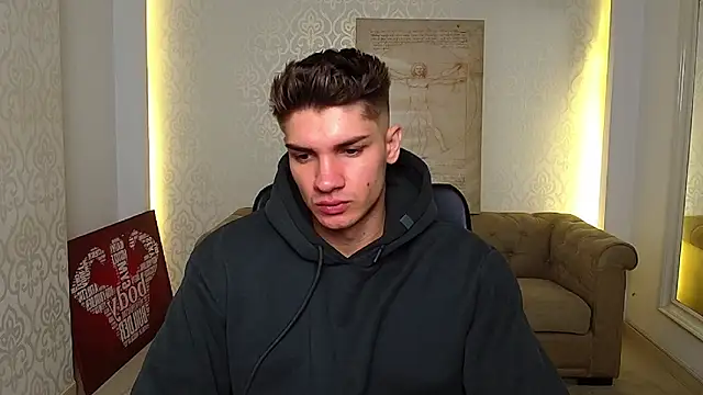 MaxKaiden online show from October 6, 2025, 4:35 am