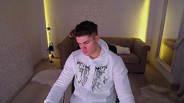 MaxKaiden online show from November 25, 2025, 5:41 am