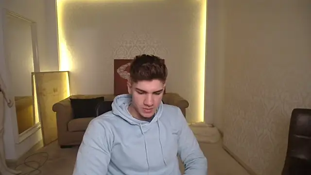 MaxKaiden online show from March 13, 2025, 5:33 am