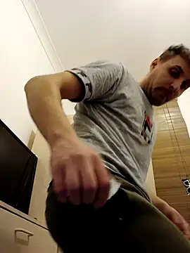 Snapshot of Eusuntnoulgigolo chatting on February 13, 2026, 7:14 pm Eusuntnoulgigolo online show from February 13, 2026, 7:14 pm