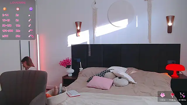 LunaticaBae online show from February 20, 2026, 3:14 am