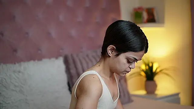 MaiaMini online show from September 22, 2025, 6:36 pm