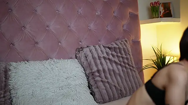 MaiaMini online show from October 25, 2025, 11:27 pm