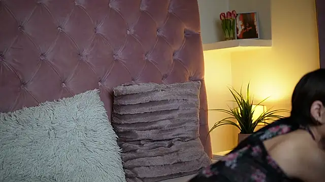 MaiaMini online show from October 10, 2025, 10:54 pm