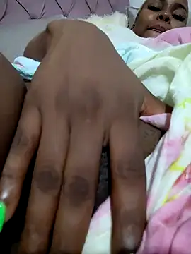 DashaSousaa online show from April 18, 2026, 4:04 am