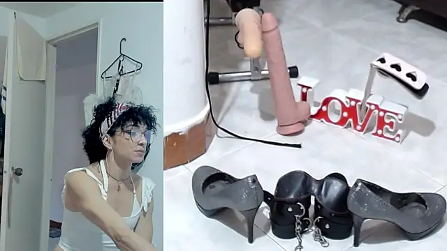 afroditacute15 online show from September 10, 2025, 9:47 pm