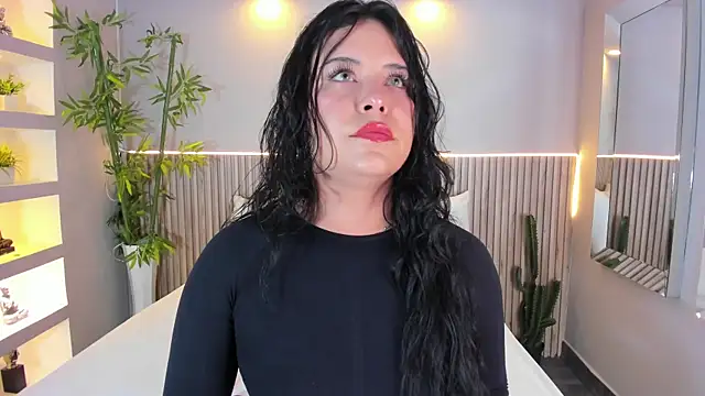 Snapshot of GeorginaReyes chatting on October 6, 2025, 10:43 pm GeorginaReyes online show from October 6, 2025, 10:43 pm