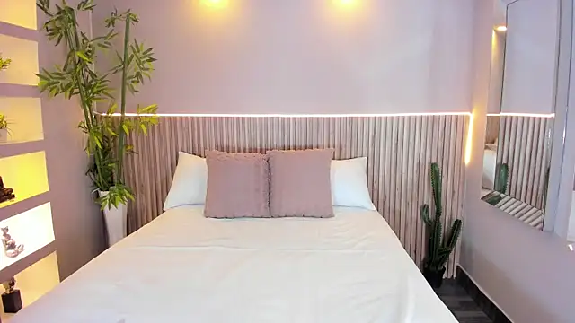 Snapshot of GeorginaReyes chatting on September 29, 2025, 11:21 pm GeorginaReyes online show from September 29, 2025, 11:21 pm