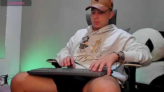 Snapshot of mattiwsmorris_ chatting on October 23, 2025, 3:38 am mattiwsmorris  online show from October 23, 2025, 3:38 am