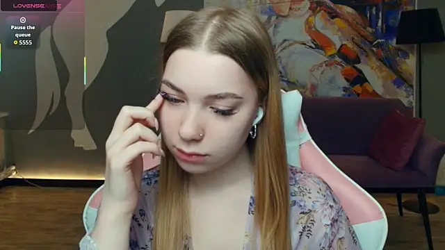 FloraBonde online show from December 18, 2025, 11:14 am