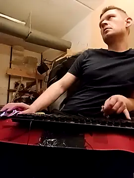 Snapshot of VickyDevilEU chatting on October 24, 2025, 9:03 pm VickyDevilEU online show from October 24, 2025, 9:03 pm