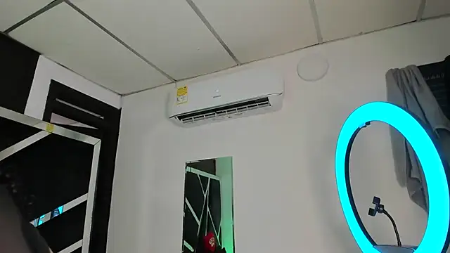 Snapshot of Rubyxht chatting on February 18, 2026, 12:45 pm Rubyxht online show from February 18, 2026, 12:45 pm