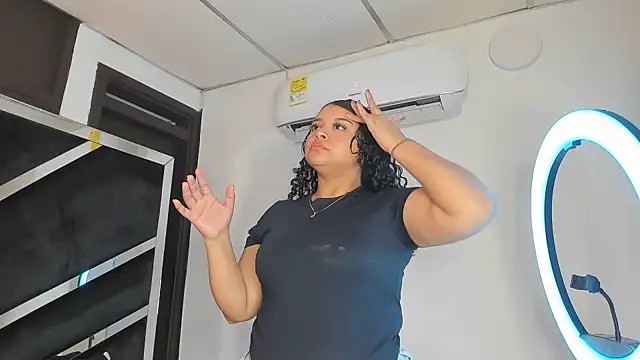 Snapshot of Rubyxht chatting on February 3, 2026, 12:54 pm Rubyxht online show from February 3, 2026, 12:54 pm