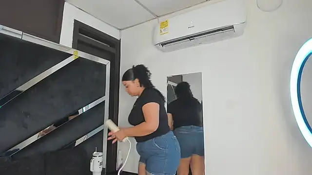 Snapshot of Rubyxht chatting on February 1, 2026, 12:36 pm Rubyxht online show from February 1, 2026, 12:36 pm