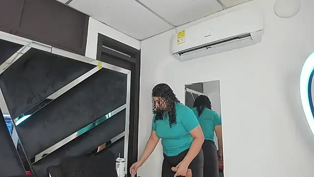 Rubyxht online show from November 25, 2025, 12:38 pm