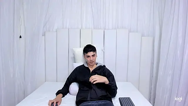 frank jhonsson online show from November 13, 2025, 3:27 pm