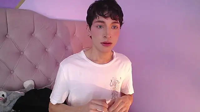 Snapshot of Damiian21_ chatting on March 12, 2025, 1:40 pm Damiian21 online show from March 12, 2025, 1:40 pm