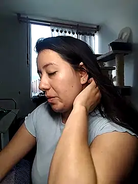 sweetie  annieee online show from September 8, 2025, 9:58 pm