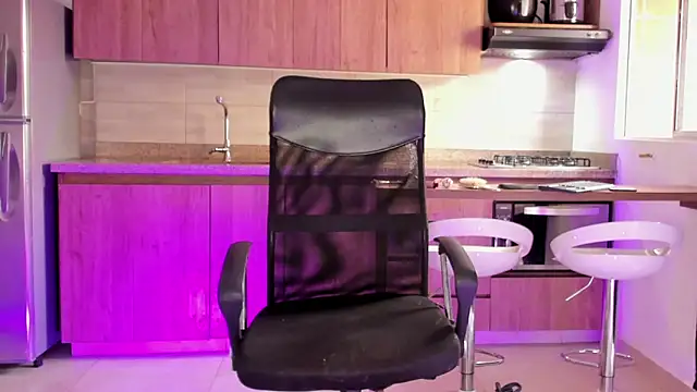 valeria  lewiis online show from February 23, 2025, 2:57 pm