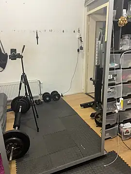 Snapshot of pesyelisa chatting on February 27, 2025, 8:56 am pesyelisa online show from February 27, 2025, 8:56 am