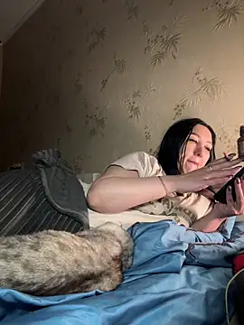 Naughtbaby 2025 online show from November 28, 2025, 4:34 am