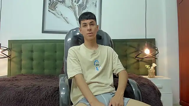 Snapshot of Johann_sex chatting on October 2, 2025, 5:38 pm Johann sex online show from October 2, 2025, 5:38 pm
