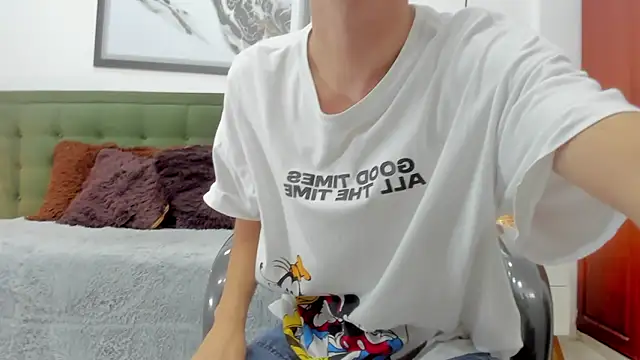 Snapshot of Johann_sex chatting on February 4, 2026, 5:08 pm Johann sex online show from February 4, 2026, 5:08 pm