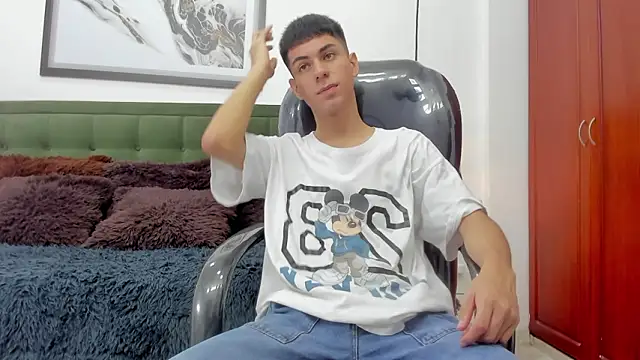 Snapshot of Johann_sex chatting on February 18, 2026, 5:09 pm Johann sex online show from February 18, 2026, 5:09 pm