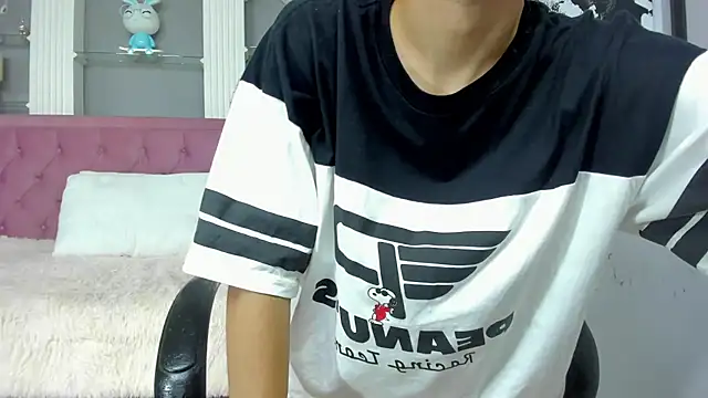 Snapshot of Johann_sex chatting on September 25, 2025, 5:30 pm Johann sex online show from September 25, 2025, 5:30 pm