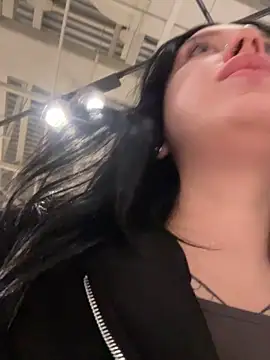 AlishaPrettyBlade online show from October 15, 2025, 8:44 am