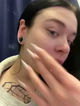 AlishaPrettyBlade online show from March 4, 2025, 9:51 am