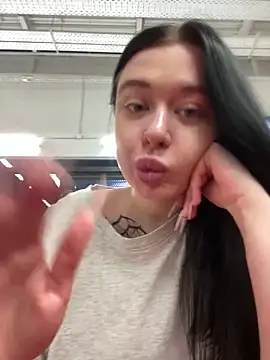 AlishaPrettyBlade online show from March 4, 2025, 6:37 am