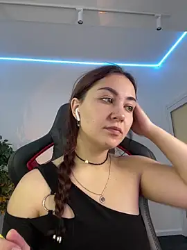 AshleySkott  online show from October 12, 2025, 9:10 am