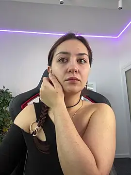 AshleySkott  online show from October 3, 2025, 8:27 am