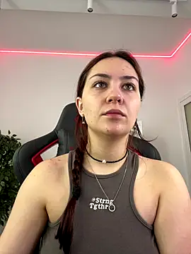 AshleySkott  online show from October 5, 2025, 8:16 am