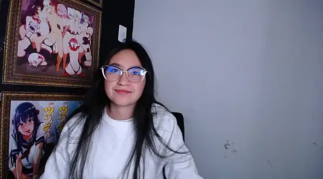 Snapshot of Arielle_lov chatting on February 16, 2025, 10:21 am Arielle lov online show from February 16, 2025, 10:21 am