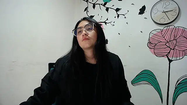 Snapshot of Arielle_lov chatting on February 28, 2025, 3:26 pm Arielle lov online show from February 28, 2025, 3:26 pm