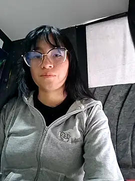 Snapshot of Arielle_lov chatting on October 20, 2025, 11:55 am Arielle lov online show from October 20, 2025, 11:55 am