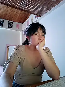 Snapshot of Arielle_lov chatting on October 3, 2025, 9:49 pm Arielle lov online show from October 3, 2025, 9:49 pm